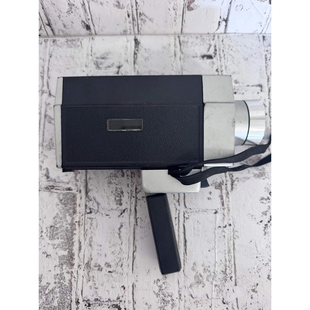 Untested Bell & Howell Autoload Super 8 Movie Camera f/1.9 11-33mm Zoom Retro
